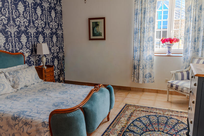 Maison - 330 m² - 8 pièces