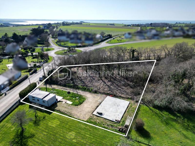 Terrain constructible - 4 388 m²