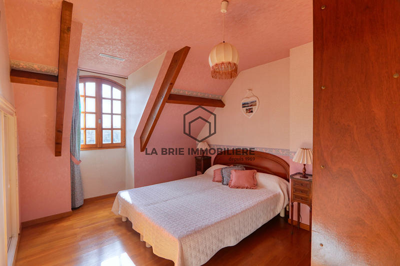 Maison - 161 m² - 7 pièces