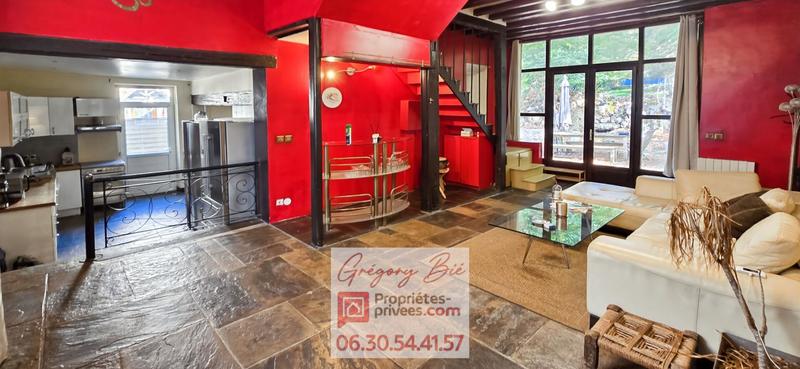 Maison - 231 m² - 7 pièces