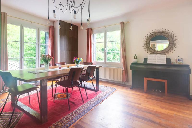 Maison - 180 m² - 7 pièces