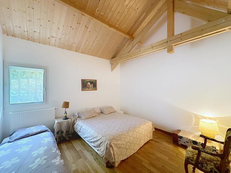 Maison - 214 m² - 8 pièces