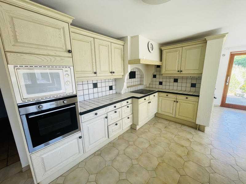 Maison - 275 m² - 8 pièces