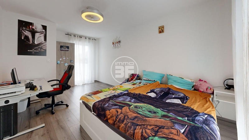 Maison - 250 m² - 7 pièces