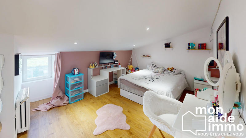 Maison - 234 m² - 7 pièces