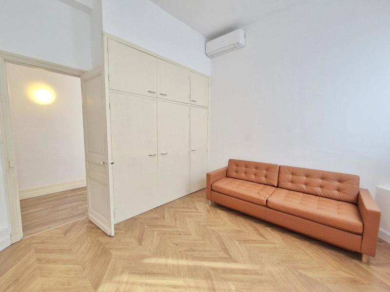 Appartement bourgeois - 330 m² - 10 pièces