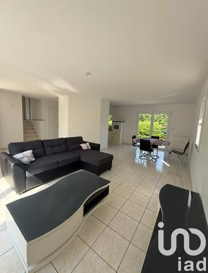 Maison - 93 m² - 5 pièces