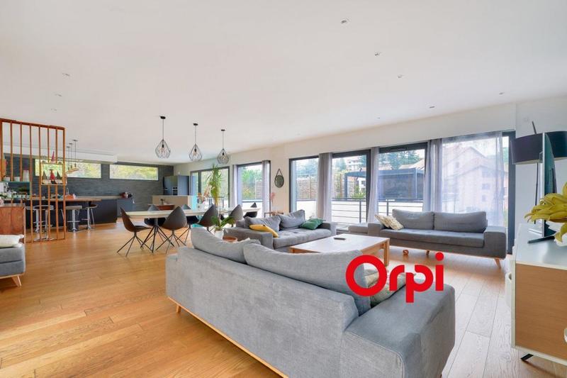 Maison - 319 m² - 6 pièces