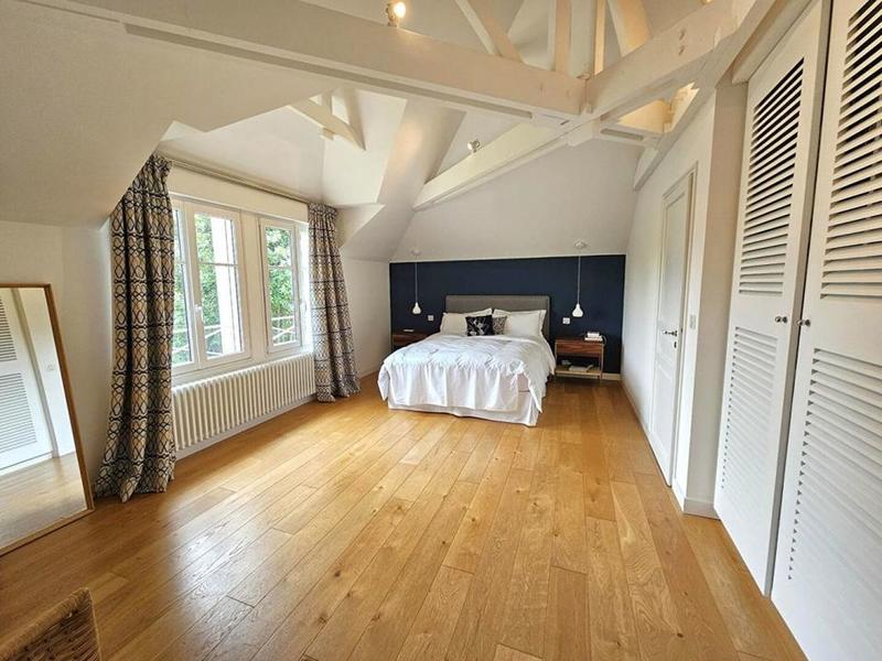 Maison - 170 m² - 9 pièces