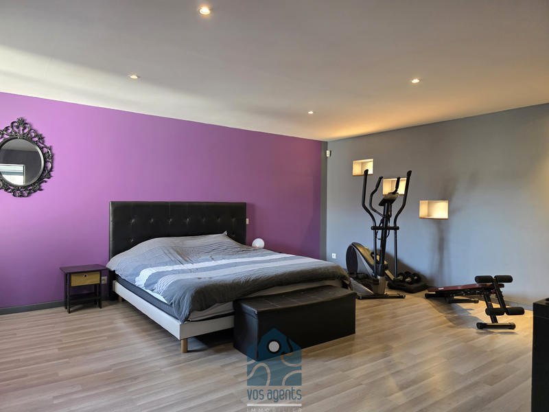 Maison - 200 m² - 5 pièces