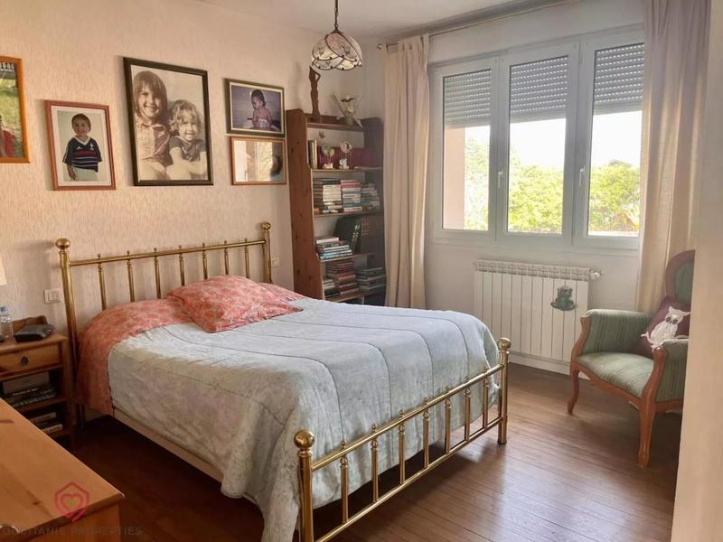 Maison - 227 m² - 6 pièces