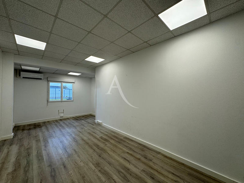 Bureau - 25 m² - 1 pièce