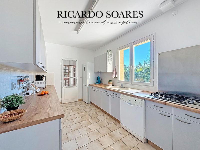 Maison - 200 m² - 7 pièces