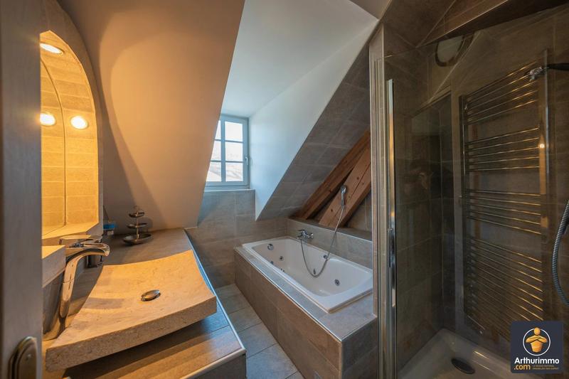 Maison - 520 m² - 15 pièces