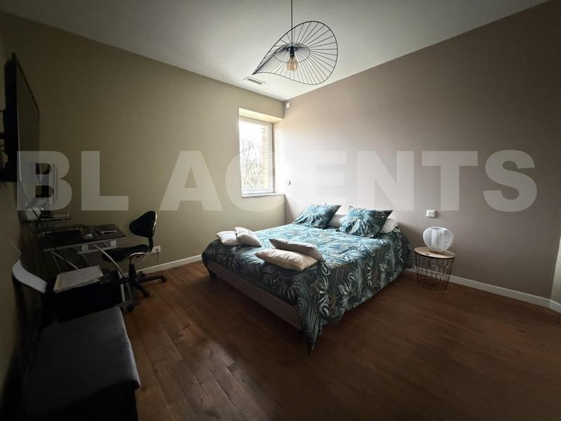 Moulin - 300 m² - 6 pièces