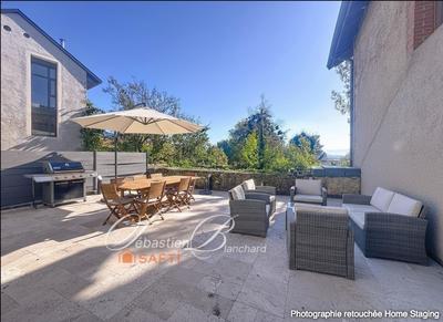 Maison - 269 m² - 8 pièces