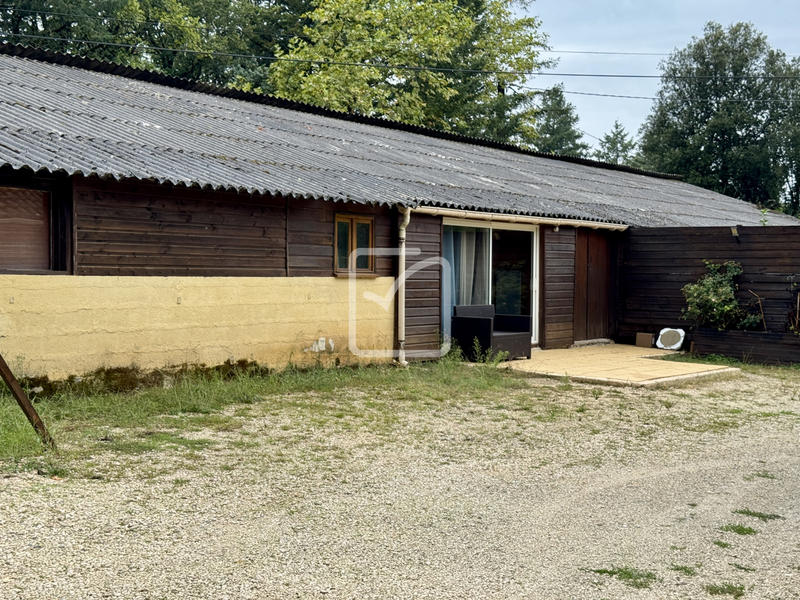 Maison - 230 m² - 12 pièces