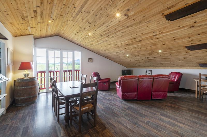 Maison - 226 m² - 8 pièces