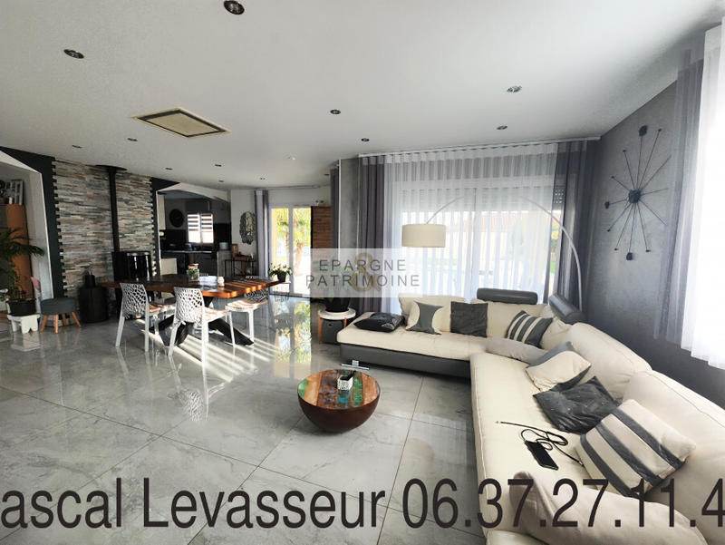 Maison - 168 m² - 7 pièces