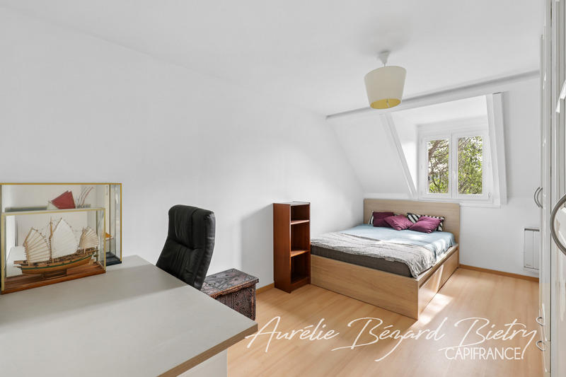 Maison - 181 m² - 8 pièces