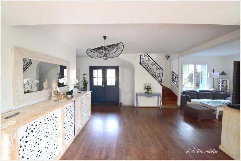 Maison - 273 m² - 9 pièces