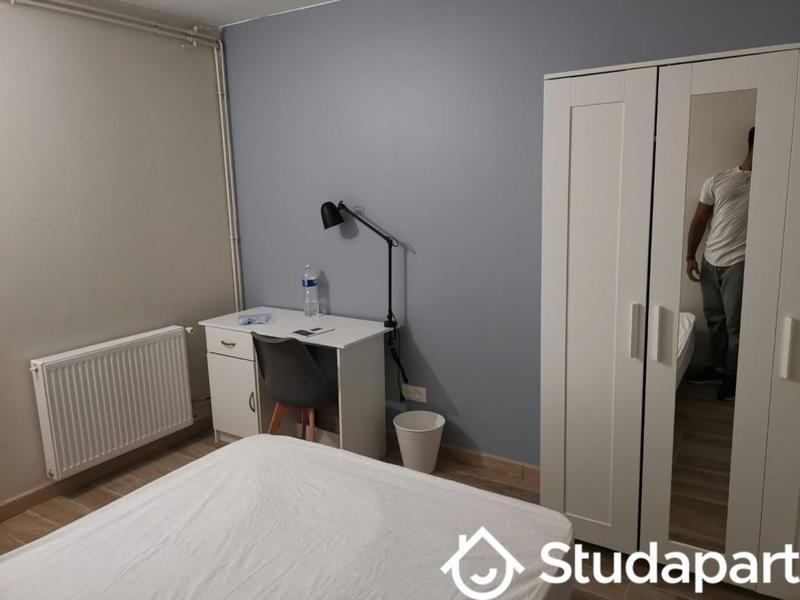 Chambre - 10 m² - 1 pièce