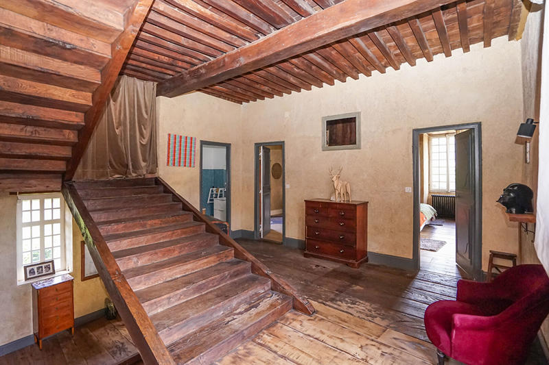 Maison - 252 m² - 8 pièces