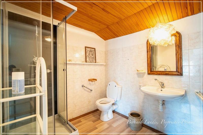 Maison - 218 m² - 9 pièces