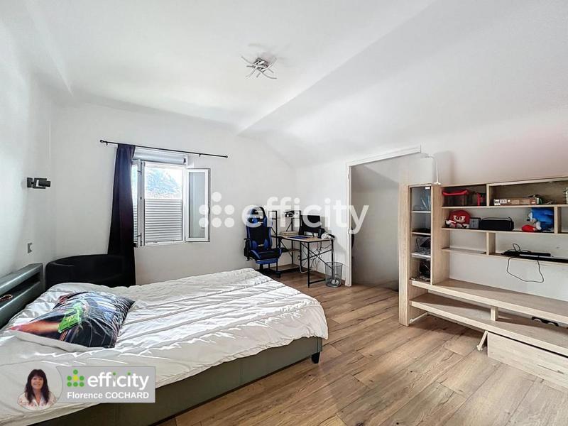 Maison - 408 m² - 13 pièces