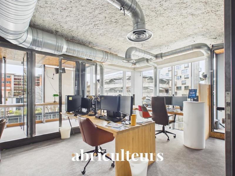 Bureau - 200 m² - 4 pièces