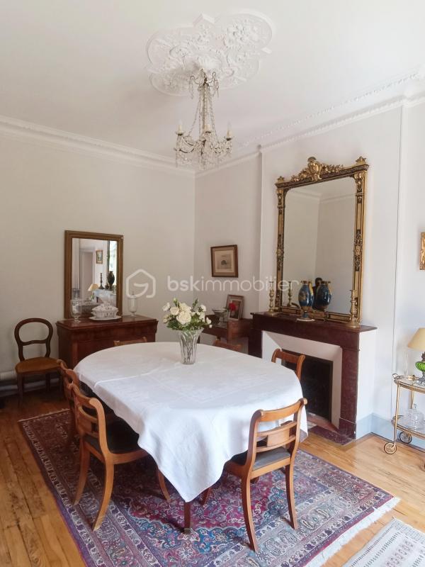 Hôtel particulier - 210 m² - 7 pièces