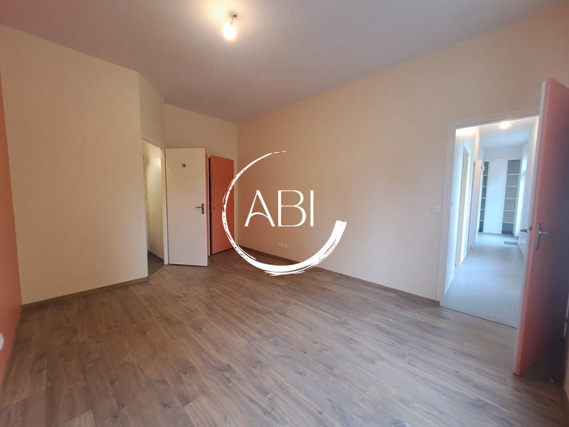 Appartement - 85 m² - 3 pièces