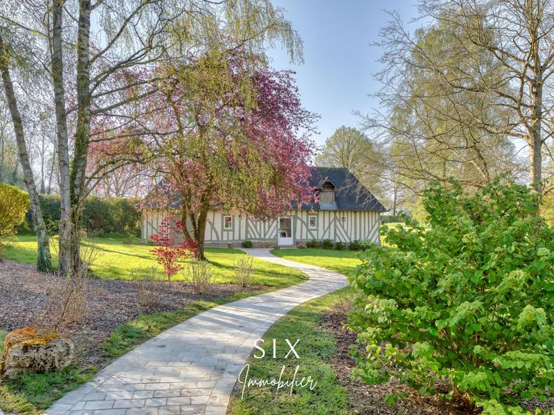 Maison - 240 m² - 10 pièces