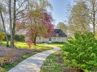 Maison - 240 m² - 10 pièces