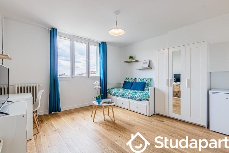 Chambre - 12 m² - 1 pièce