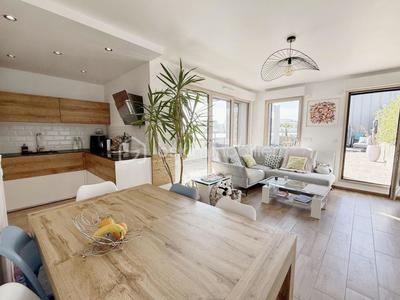 Loft - 80 m² - 4 pièces