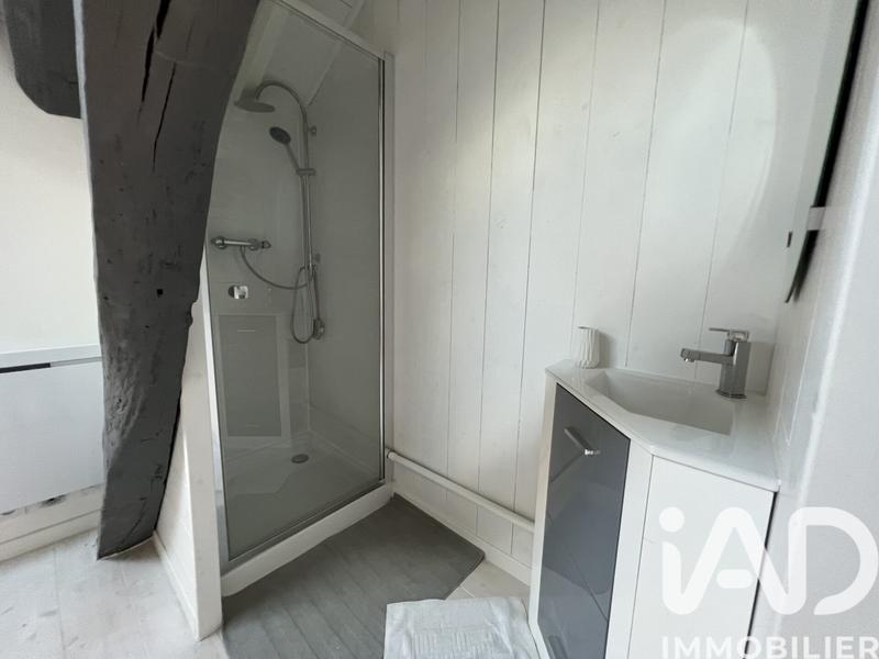 Maison - 230 m² - 8 pièces