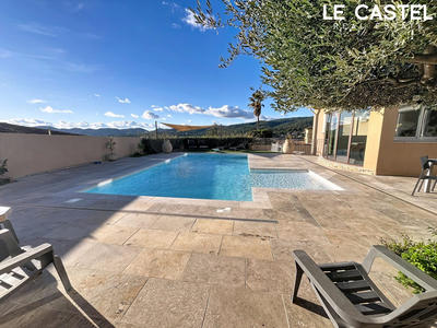 Maison - 212 m² - 9 pièces