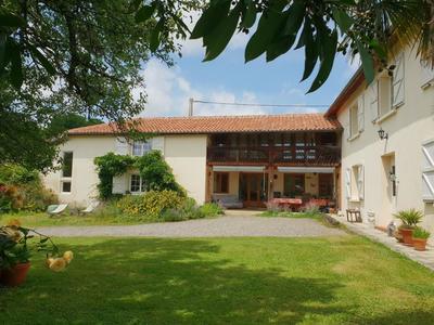 Propriété - 266 m² - 9 pièces