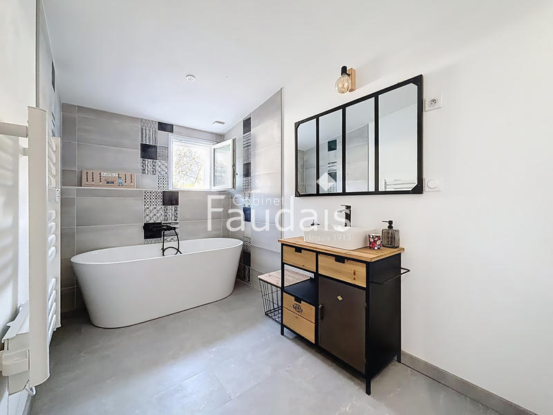 Maison - 122 m² - 5 pièces