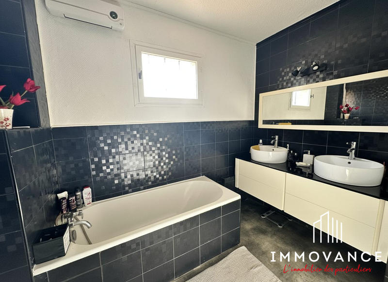 Maison - 90 m² - 4 pièces