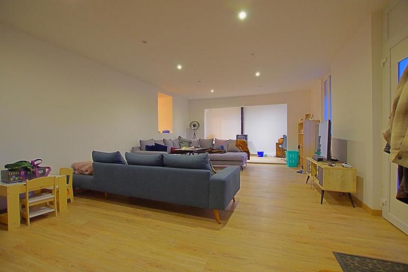 Maison - 234 m² - 7 pièces