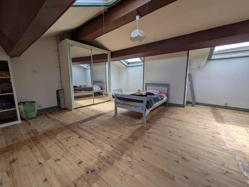 Appartement - 210 m² - 6 pièces