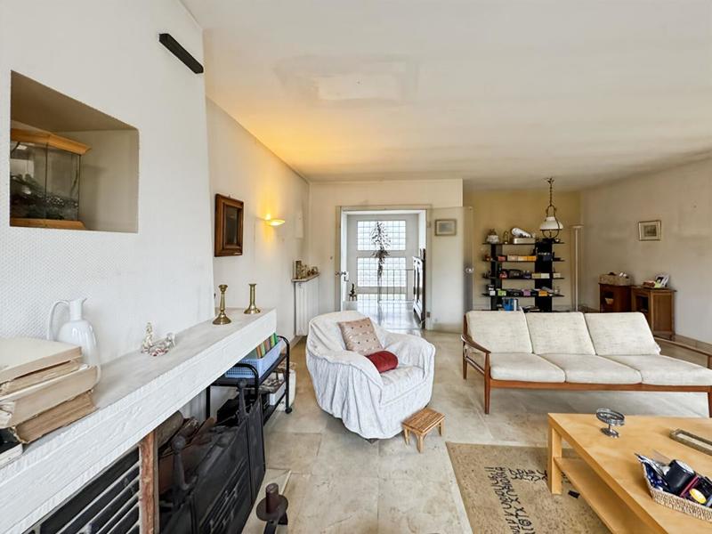 Maison - 240 m² - 10 pièces