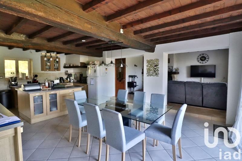 Maison - 199 m² - 8 pièces