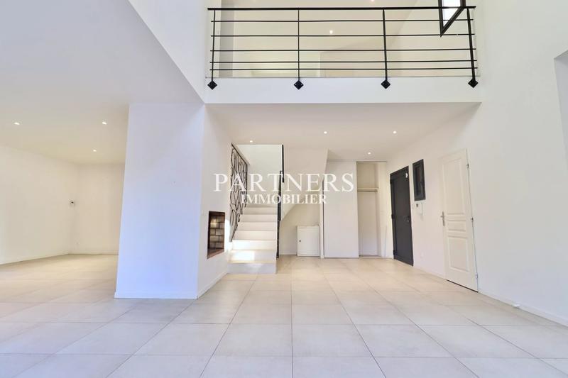 Maison - 190 m² - 5 pièces