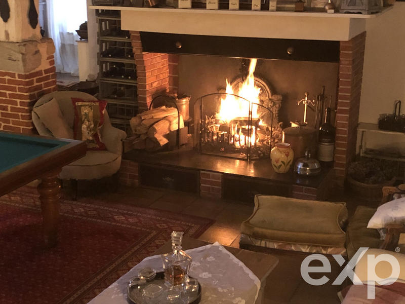 Maison - 230 m² - 8 pièces