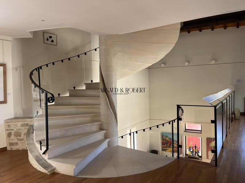 Maison - 450 m² - 10 pièces