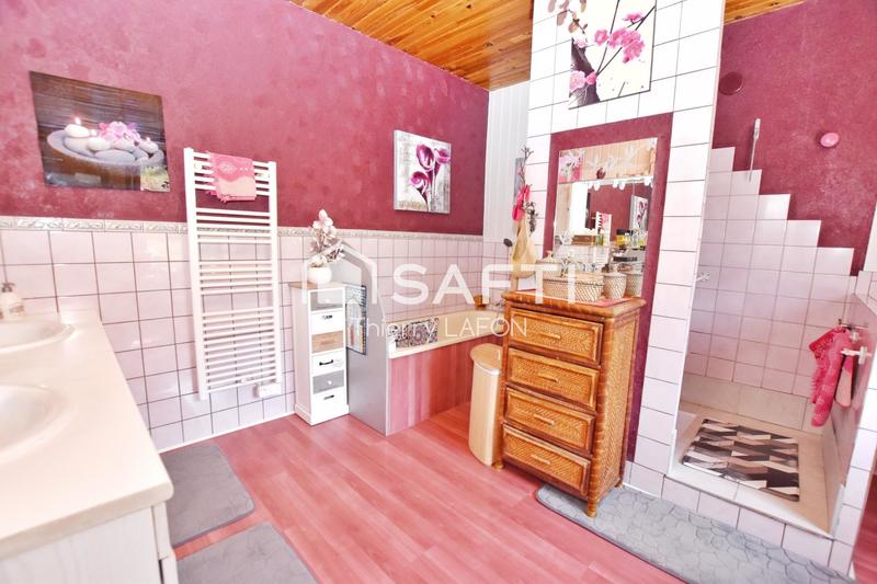 Maison - 200 m² - 8 pièces