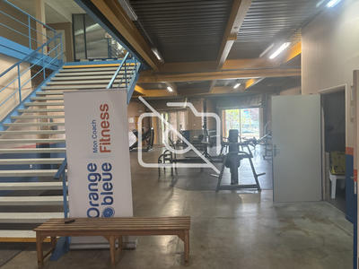 Entrepôt - 1 200 m²